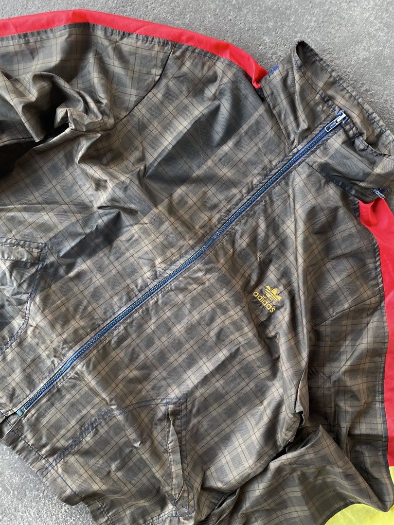 Vintage adidas Windbreaker (Category: Hoodies) located in Manila. Submitted by mr.daco (Listing ID 1452766283, Image 2). Description: Dimes:21x29-30 No issue Need wash Good as new Color rate:10/10 650+sf Pm if interested .