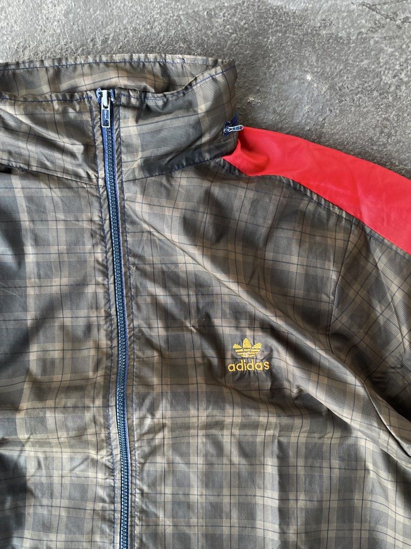 Vintage adidas Windbreaker (Category: Hoodies) located in Manila. Submitted by mr.daco (Listing ID 1452766283, Image 3). Description: Dimes:21x29-30 No issue Need wash Good as new Color rate:10/10 650+sf Pm if interested .