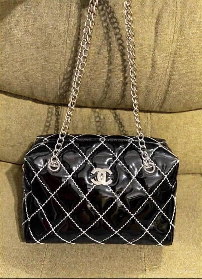 Vintage CC Wildstitch Chain Shoulder Bag (Category: Shoulder Bags) located in Quezon City. Submitted by luxxechic (Listing ID 1452847342, Image 1). Description: patent leather looks new no issue actual photo posted japan preloved mop: gcash.