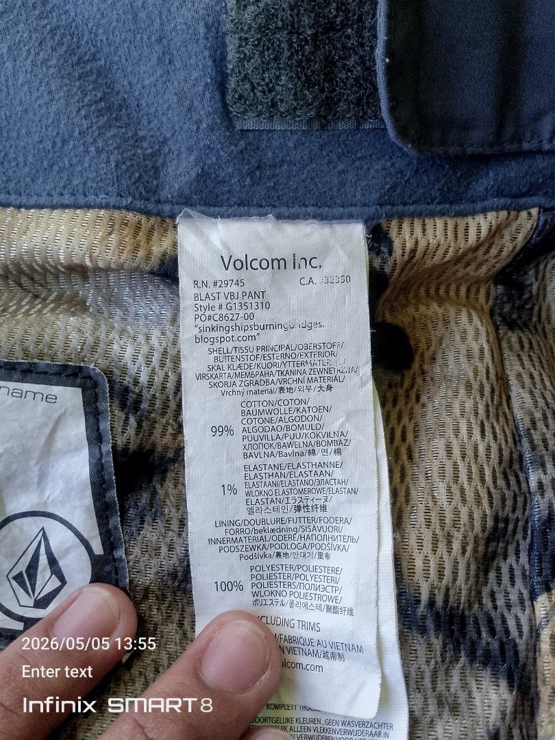 Volcom pants (Category: Jeans) located in Quezon City. Submitted by ramallaarn02261 (Listing ID 1452751812, Image 3). Description: waistline 30-36 adjustable strap bellcrow.