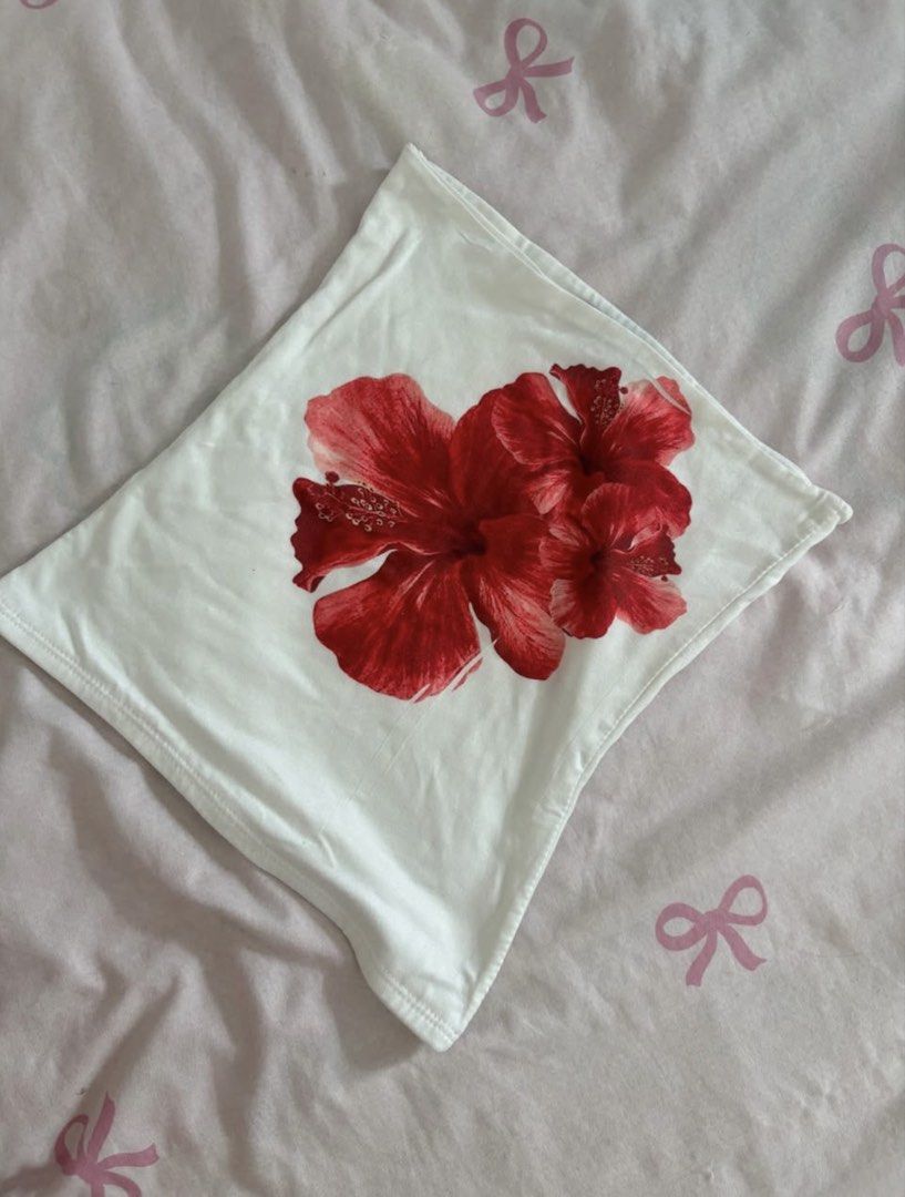 VXN Flower Tube Top (Category: Sleeveless) located in Manila. Submitted by chiechu (Listing ID 1452810014, Image 2). Description: - no when worn photo - only used once .