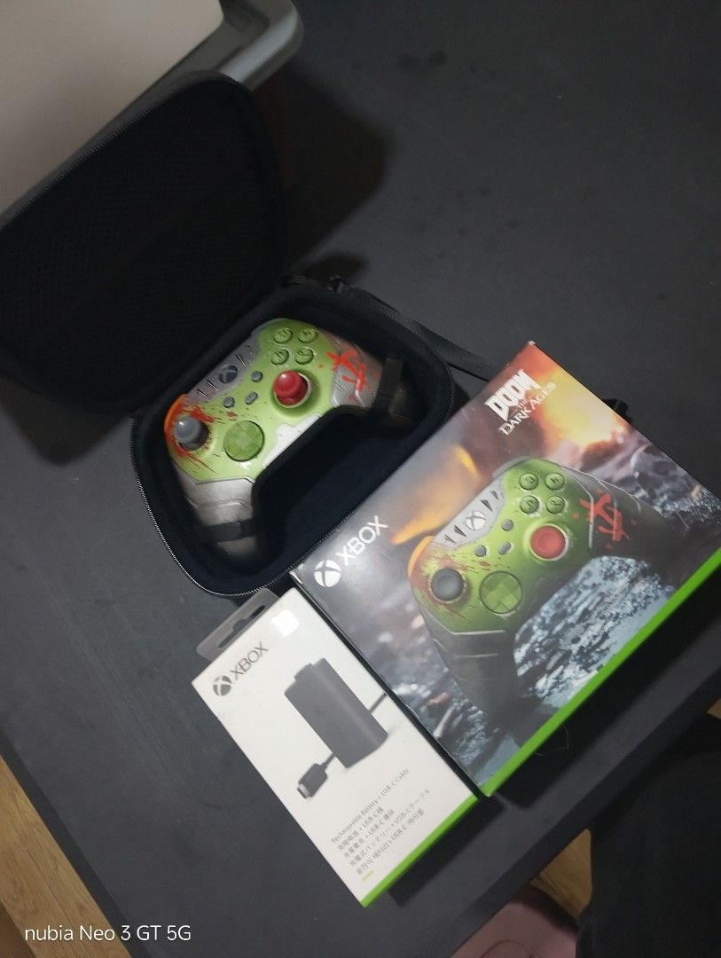X box controller (Category: Controllers) located in Batang Kali. Submitted by zack_koito (Listing ID 1452855240, Image 1). Description: x box controller limited edition doom the dark ages condition superb 10/10 cod selayang area.