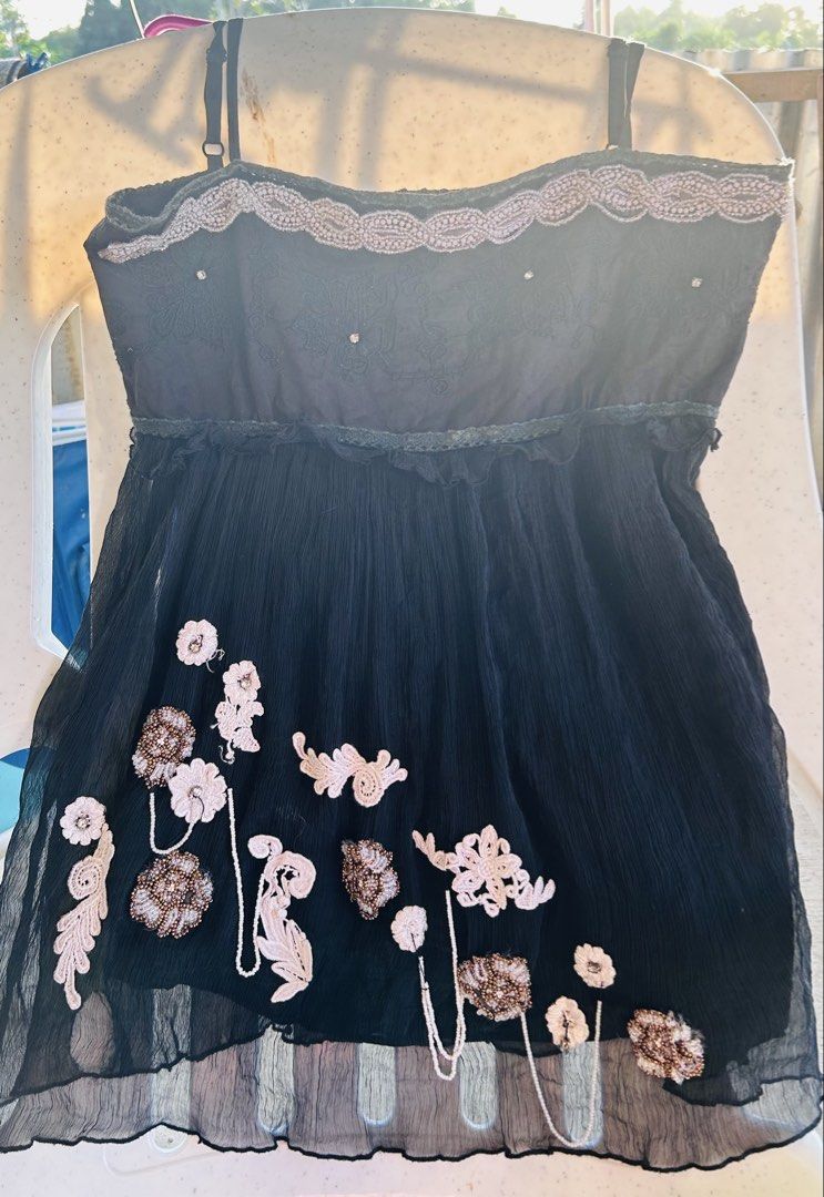 Y2K vintage fairy core top (Category: Others Tops) located in Bauang. Submitted by alyssaaaamm (Listing ID 1452859211, Image 1). Description: Smocked in the back can fit small-medium frame .