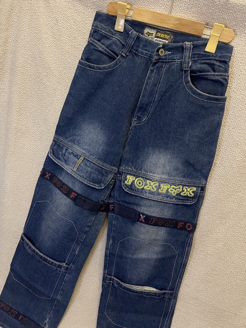 Y2kFox eacing big pocket pants (Category: Jeans) located in Manila. Submitted by hypestock_mnl (Listing ID 1452872278, Image 3). Description: Size 30-32.