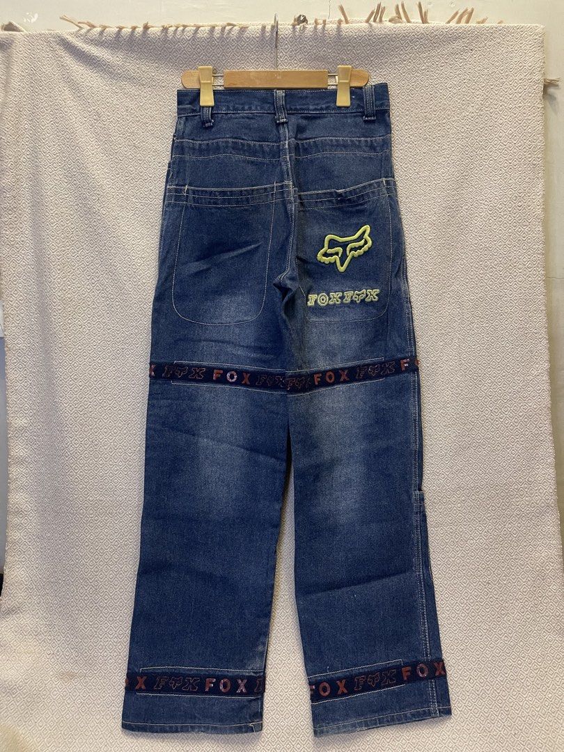 Y2kFox eacing big pocket pants (Category: Jeans) located in Manila. Submitted by hypestock_mnl (Listing ID 1452872278, Image 1). Description: Size 30-32.