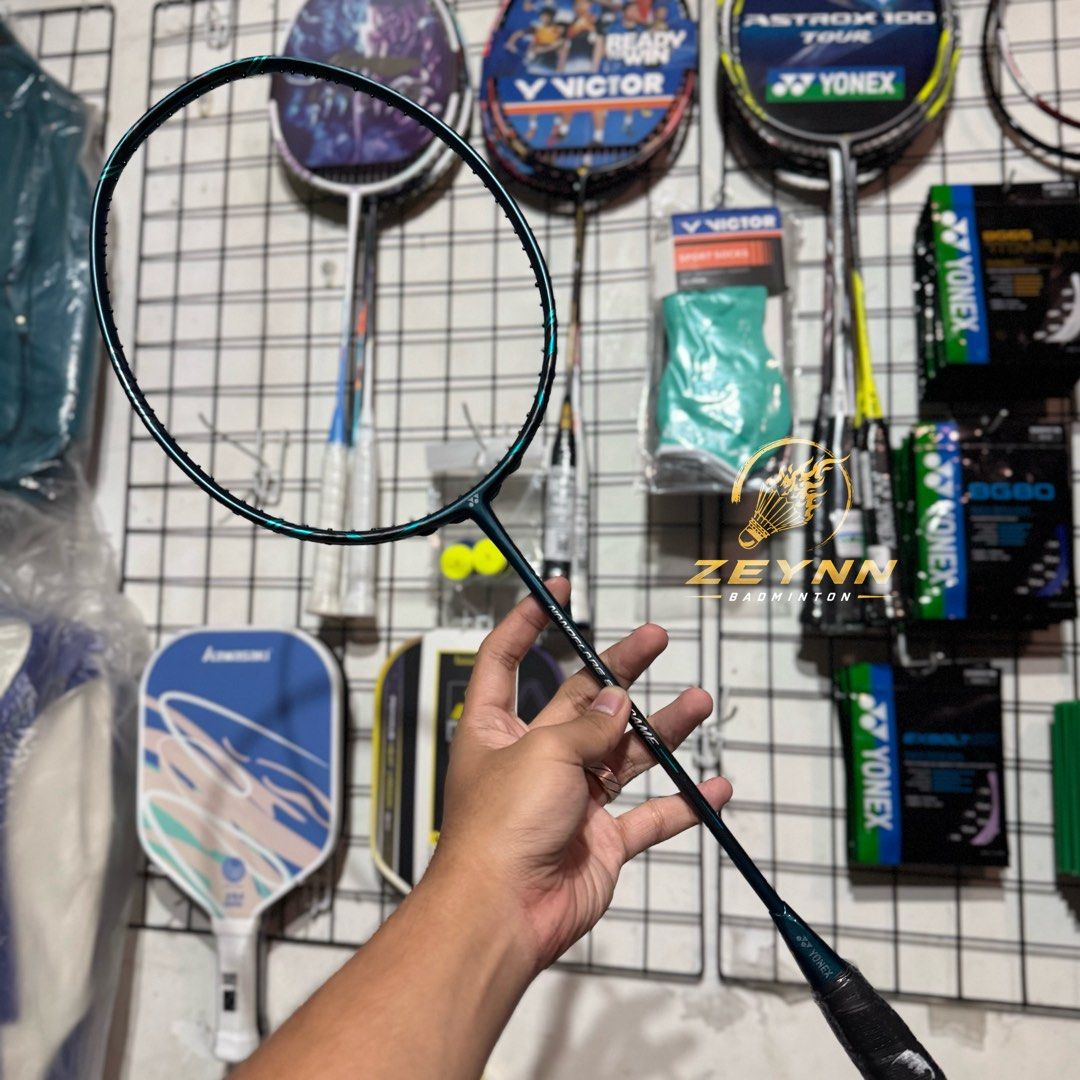 Yonex Nanoflare 800 Game - Deep Green (Category: Racket and Ball Sports) located in Las Pinas. Submitted by lvespinaa (Listing ID 1452818648, Image 1). Description: THE NANOFLARE 800 GAME IS BACK! 🔥 Upgrade your game with the Nanoflare Game Series!⚡ Available now at ZEYNN BADMINTON 👀 🏸 Yonex Nanoflare 800 Game - Deep Green Specs : ✅ Weight : 4U G5 ( .80 - .84g ) ✅ Balance : Head Light ✅ Flex : Medium Flex ✅ Max Tension : 28lbs ‼️ LIMITED STOCK