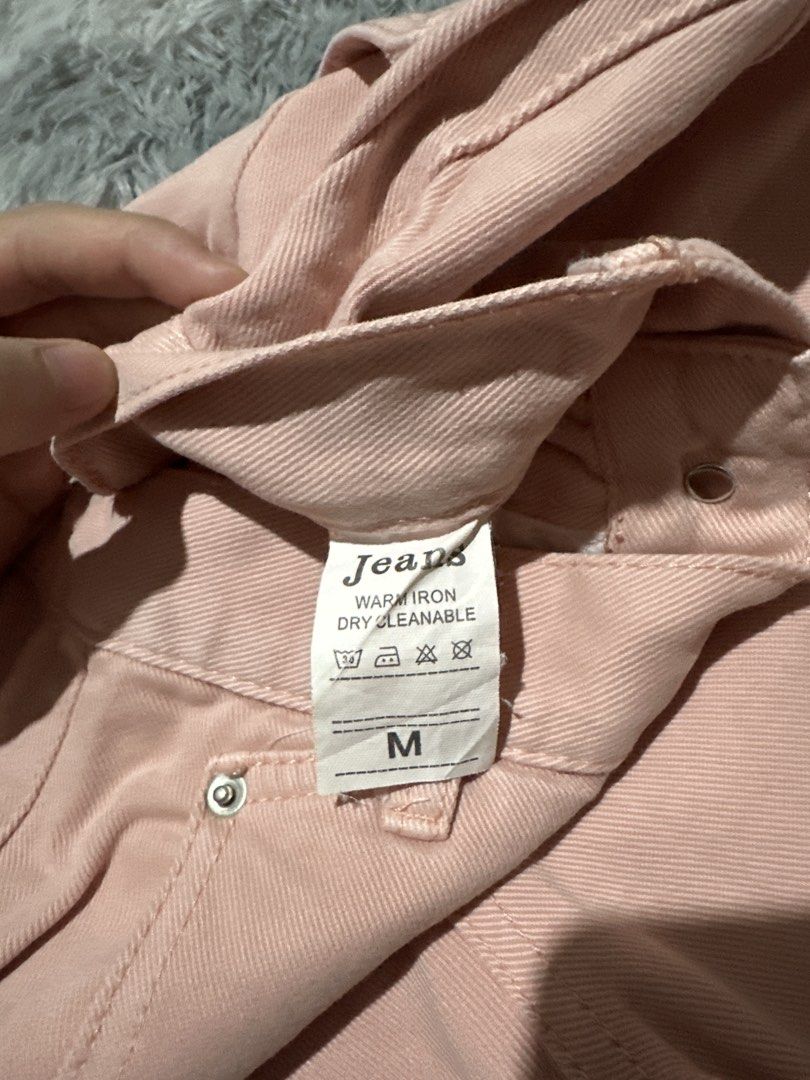YUNDIAN Denim Pink Pants Size M (Category: Jeans) located in Caloocan City. Submitted by sebaesic (Listing ID 1452738017, Image 3). Description: - Pink denim pants from YUNDIAN - Size M - Comfortable elastic waistband at the back - Classic straight leg cut - Two functional back pockets - Ideal for everyday casual wear.