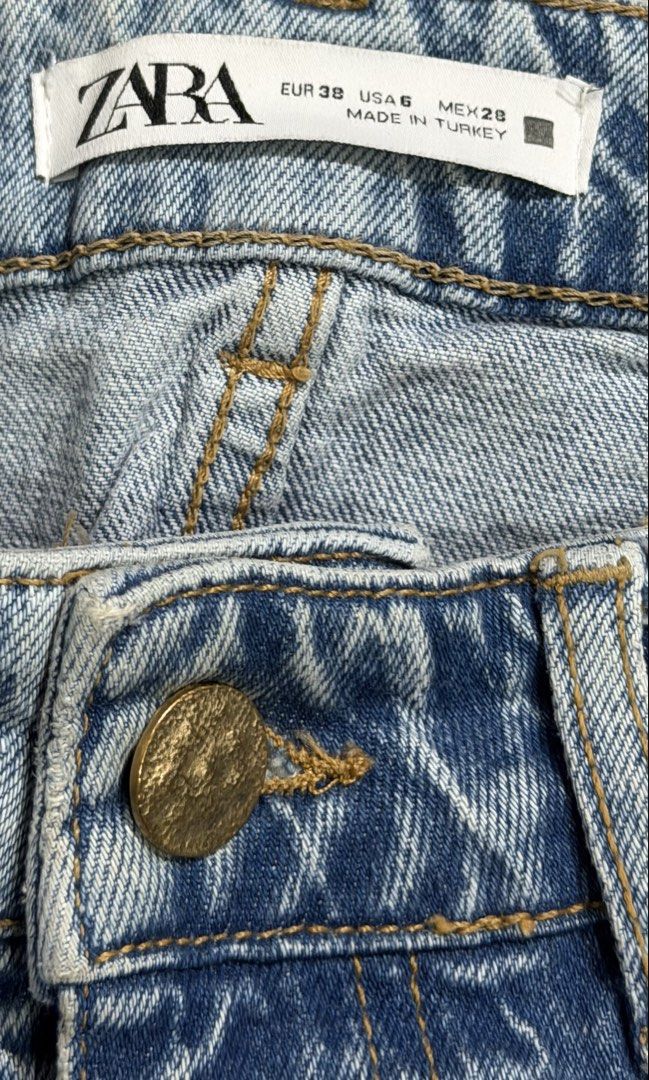 ZARA Straight Leg Denim Jeans (Category: Jeans) located in Makati City. Submitted by jullienenn (Listing ID 1452824105, Image 3). Description: .