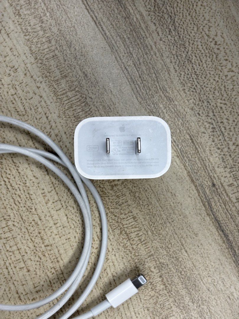 AUTHENTIC 1M LIGHTNING CABLE AND 20W ADAPTER (Category: Chargers & Cables) located in Las Pinas. Submitted by jpsanpedro (Listing ID 1453046401, Image 2). Description: spare charger. nag upgrade ako kaya naka tambak na lang 📍Las Pinas Can meetup within Las Pinas or nearby malls sa lrt or mrt Can ship via Lalamove.