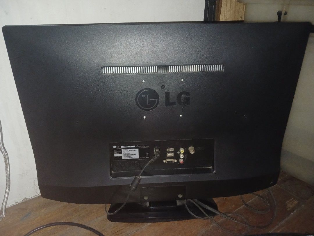 24 inches LG tv (Category: Electrical, Adaptors & Sockets) located in San Juan City. Submitted by aemondgirlie (Listing ID 1452896347, Image 2). Description: .