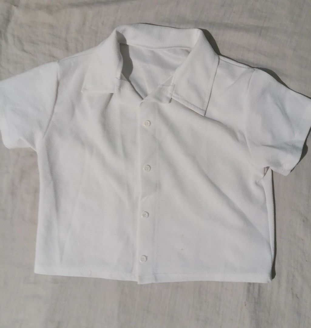 3 pcs Women's Tops (Category: Others Tops) located in Quezon City. Submitted by preloved_itemsimnida (Listing ID 1452950708, Image 3). Description: - worn them twice and in a good condition 📍commonwealth/litex/batasan hills/payatas/don antonio/quiapo.