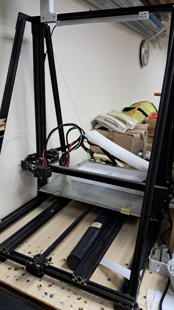3D printer （分類：打印機及影印機）位於 Hong Kong。 由 save_mars 提交（商品編號 1452930230，圖片 1）。簡介： 藍模3D printer 450*450x450mm大機，正常運作，適合技術同好，不提供技術支援，公司清倉 。
