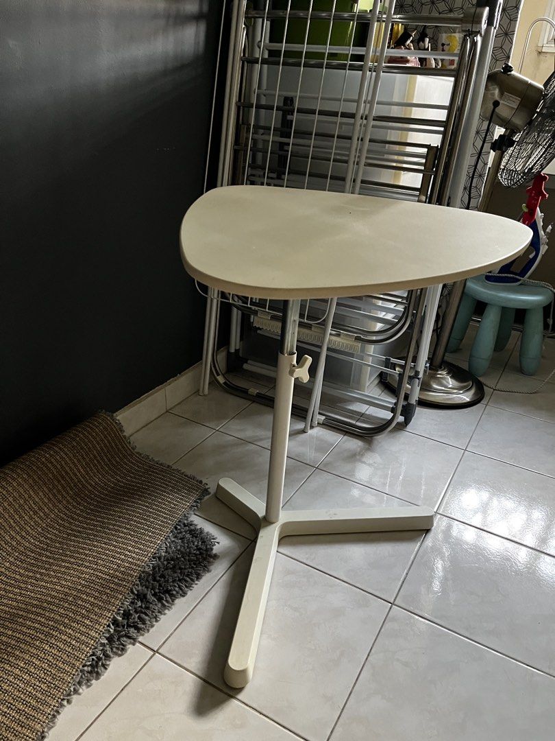 Adjustable Height Side Table (Category: Tables & Sets) located in Kajang. Submitted by lynn12123 (Listing ID 1452956687, Image 3). Description: .