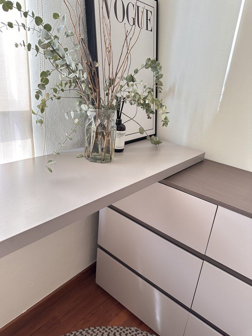 Adjustable Study Table (Category: Shelves, Cabinets & Racks) located in Singapore. Submitted by jazzmeow (Listing ID 1452950971, Image 2). Description: Adjustable length: 100–220 cm | Width: 35 cm | Height: 78 cm | Freely adjustable angle — can be positioned straight or turned into a corner configuration..