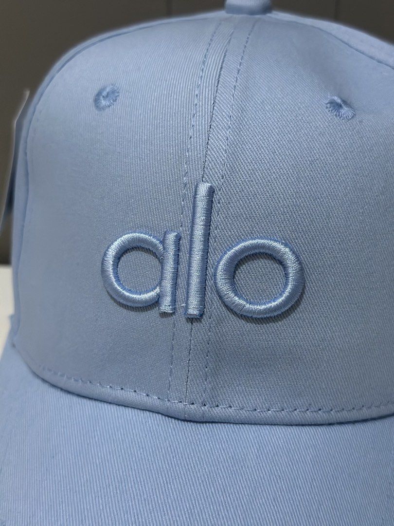Alo Yoga Off-Duty Structured Powder Blue Cap (Category: Caps & Hats) located in Muntinlupa City. Submitted by onetriplenine.alabang (Listing ID 1452998933, Image 2). Description: .