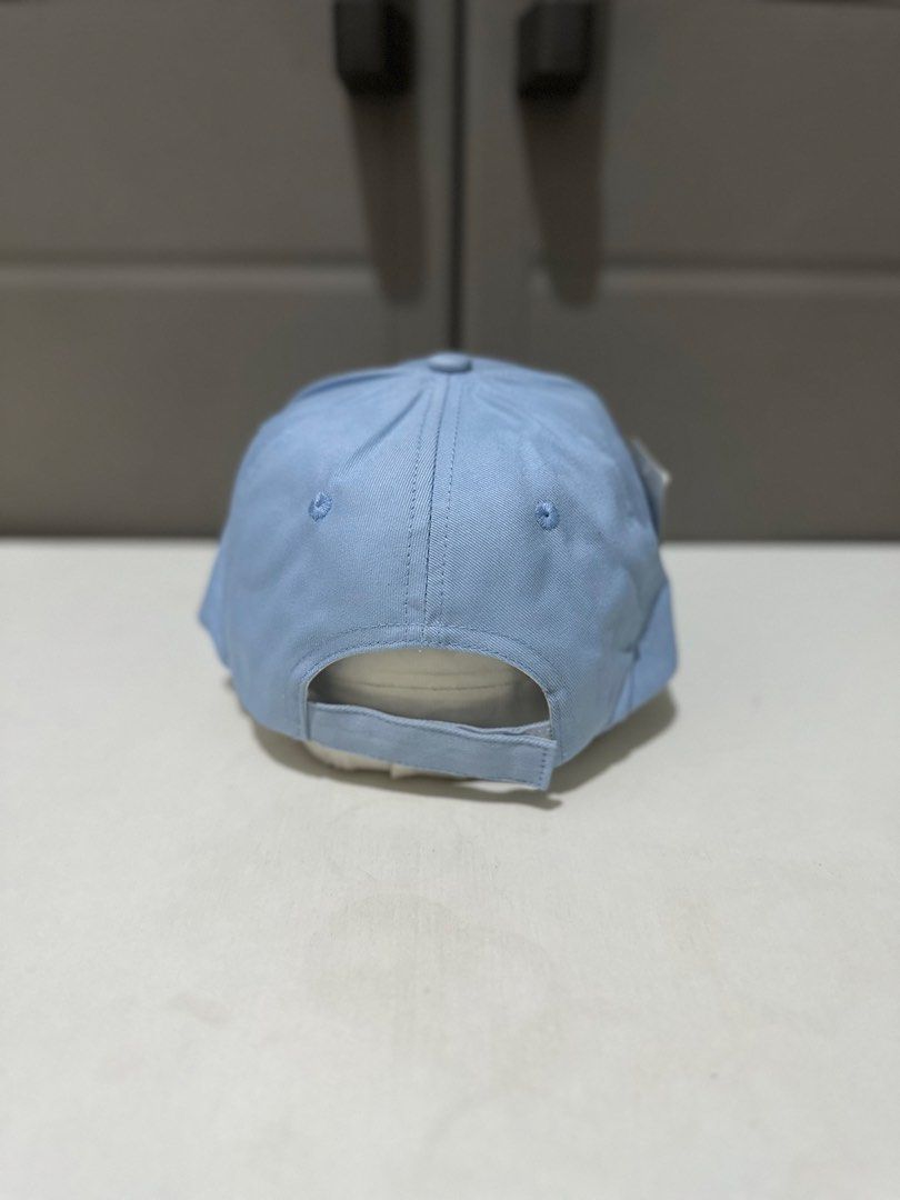 Alo Yoga Off-Duty Structured Powder Blue Cap (Category: Caps & Hats) located in Muntinlupa City. Submitted by onetriplenine.alabang (Listing ID 1452998933, Image 3). Description: .