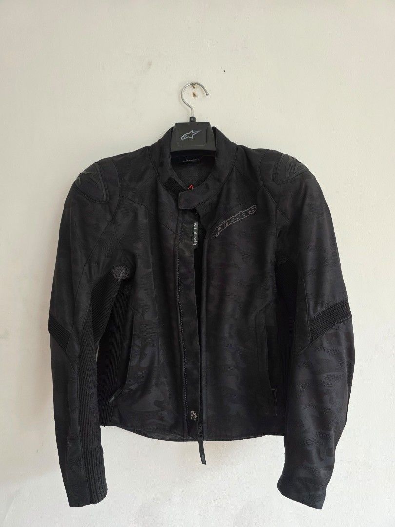 Alpinestars Camo Motorcycle Jacket (Category: Coats, Jackets and Outerwear) located in Paranaque City. Submitted by pj.rosario (Listing ID 1452992787, Image 1). Description: ALPINESTARS RIDING JACKET (Small) ₽10,000.00 Size: Small RFS: extra jacket Location: Better Living, Parañaque Payment: Bank Transfer - Maribank Lalamove/grab ok, buyer to book and pay. Pick-up ok, bigay ko address ko pag sure buyer. AUTOPASS sa swap at meet up :).
