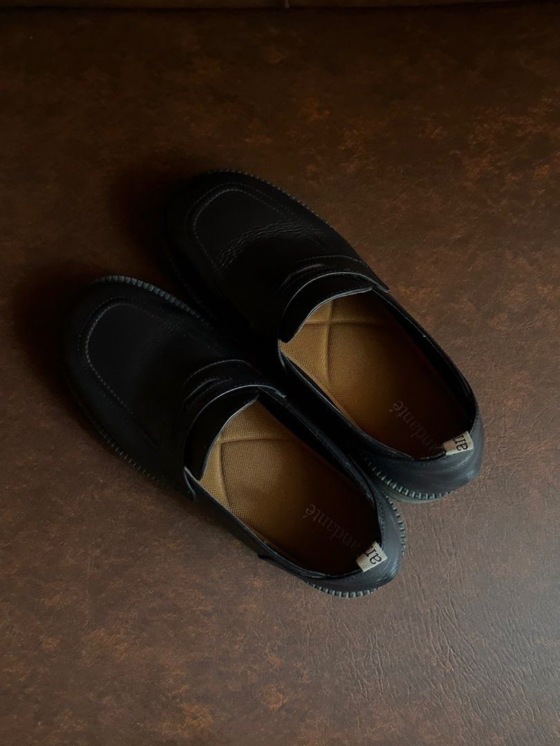 Andante chunky loafers black (Category: Loafers) located in Manila. Submitted by daniellepe91216 (Listing ID 1452890257, Image 1). Description: Hello! Bought this for an event. Used 3-4 times. Leather is still stiff di pa na break in. Some info about the loafers: 100% full grain leather upper ∙ Leather lining ∙ Aerifoam soft insole ∙ Back heel cushion ∙ 1.5” platform heel.