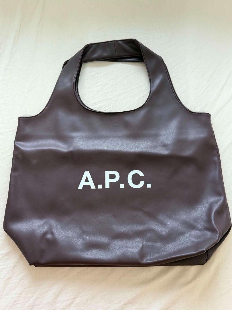 APC Tote Bag (Category: Luxury Bags & Wallets) located in Paranaque City. Submitted by jhenrobielos (Listing ID 1452968978, Image 1). Description: APC Tote Bag Large Size Authentic Bought for 18k Excellent condition used once.