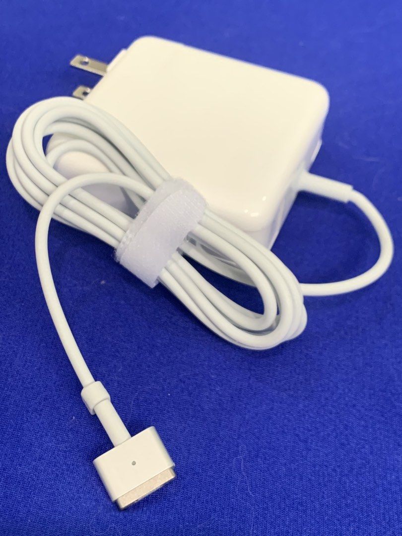 Apple 60W MacBook MagSafe 2 (T-Tip) Charger (Category: Chargers & Cables) located in San Juan City. Submitted by ph_gadgets_hub (Listing ID 1452963528, Image 1). Description: 💯% MacBook Air Charger 💯% MacBook Pro Charger The MacBook MagSafe 2 Adapter (T tip) efficiently charges at home, in the office, or on the go. It’s a compatible MacBook charger. 𝐅𝐋𝐀𝐒𝐇 𝐒𝐀𝐋𝐄🔥 ₱1,300 60W MacBook MagSafe 2 (T-Tip) Charger Brand New♥️ Compatibility: Ma
