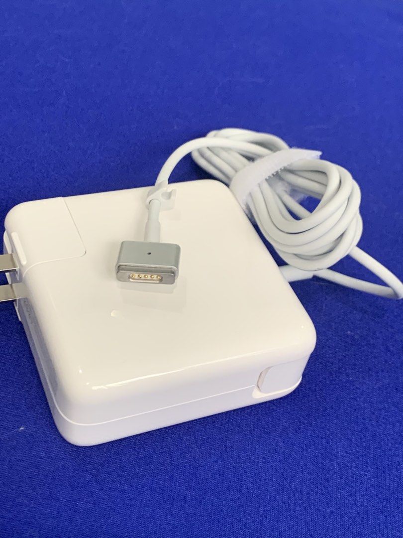 Apple 60W MacBook MagSafe 2 (T-Tip) Charger (Category: Chargers & Cables) located in San Juan City. Submitted by ph_gadgets_hub (Listing ID 1452963528, Image 3). Description: 💯% MacBook Air Charger 💯% MacBook Pro Charger The MacBook MagSafe 2 Adapter (T tip) efficiently charges at home, in the office, or on the go. It’s a compatible MacBook charger. 𝐅𝐋𝐀𝐒𝐇 𝐒𝐀𝐋𝐄🔥 ₱1,300 60W MacBook MagSafe 2 (T-Tip) Charger Brand New♥️ Compatibility: Ma