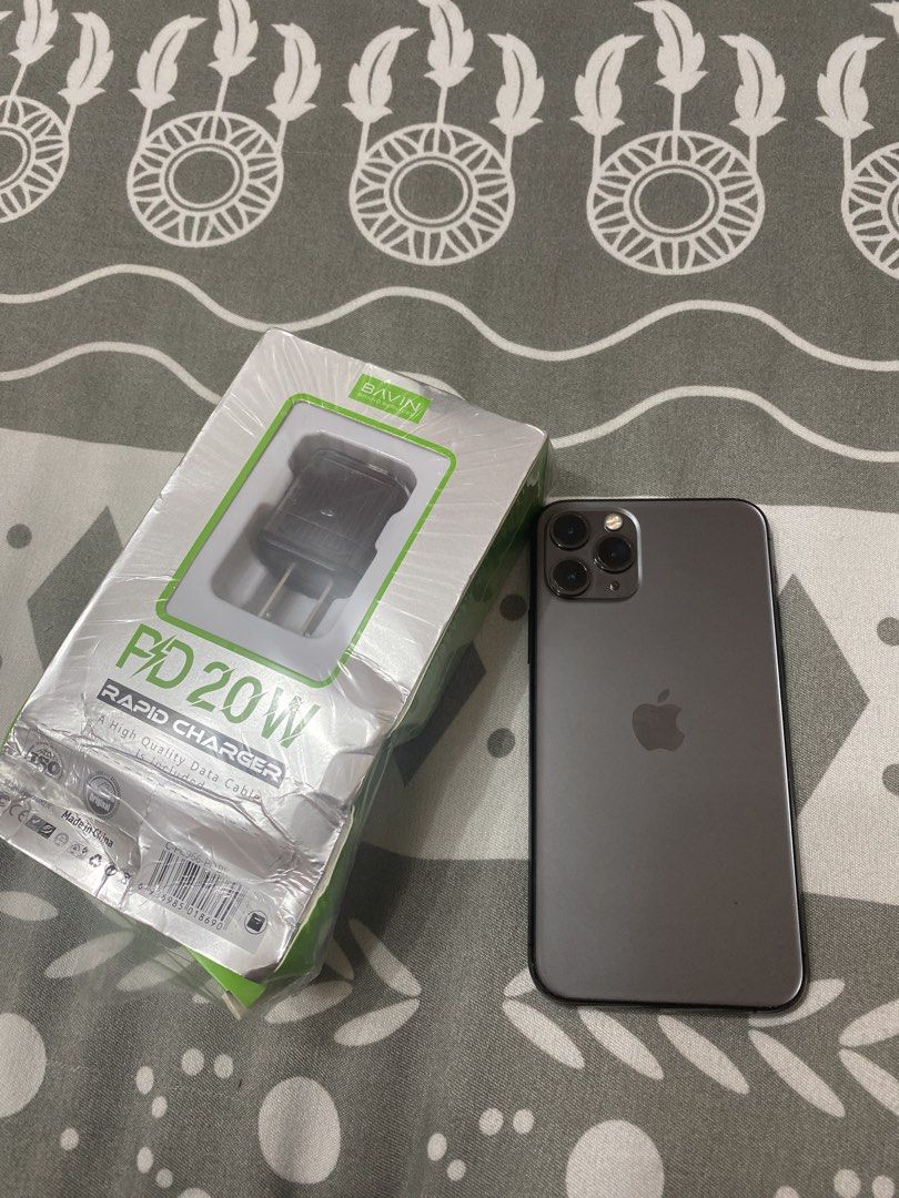 Apple iPhone 11 Pro Space Gray 256 GB (Category: iPhone 11 Series) located in Las Pinas. Submitted by ninay00 (Listing ID 1452926044, Image 2). Description: - Apple iPhone 11 Pro - Color: Space Gray - BH : 68% - no history of repair - no sim card restriction - with free charger bavin (new).