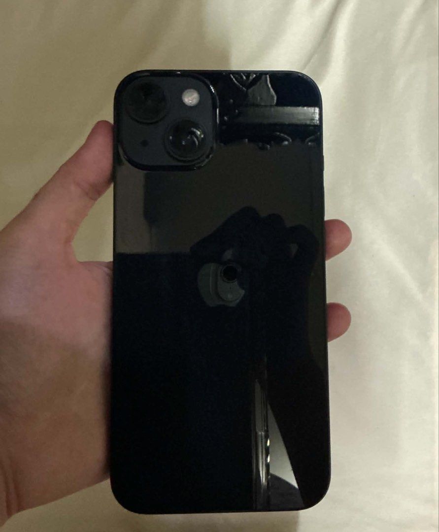 Apple iPhone 14 512GB (Category: iPhone 14 Series) located in Valenzuela. Submitted by llyncl2001 (Listing ID 1453047400, Image 1). Description: BH: 86%.