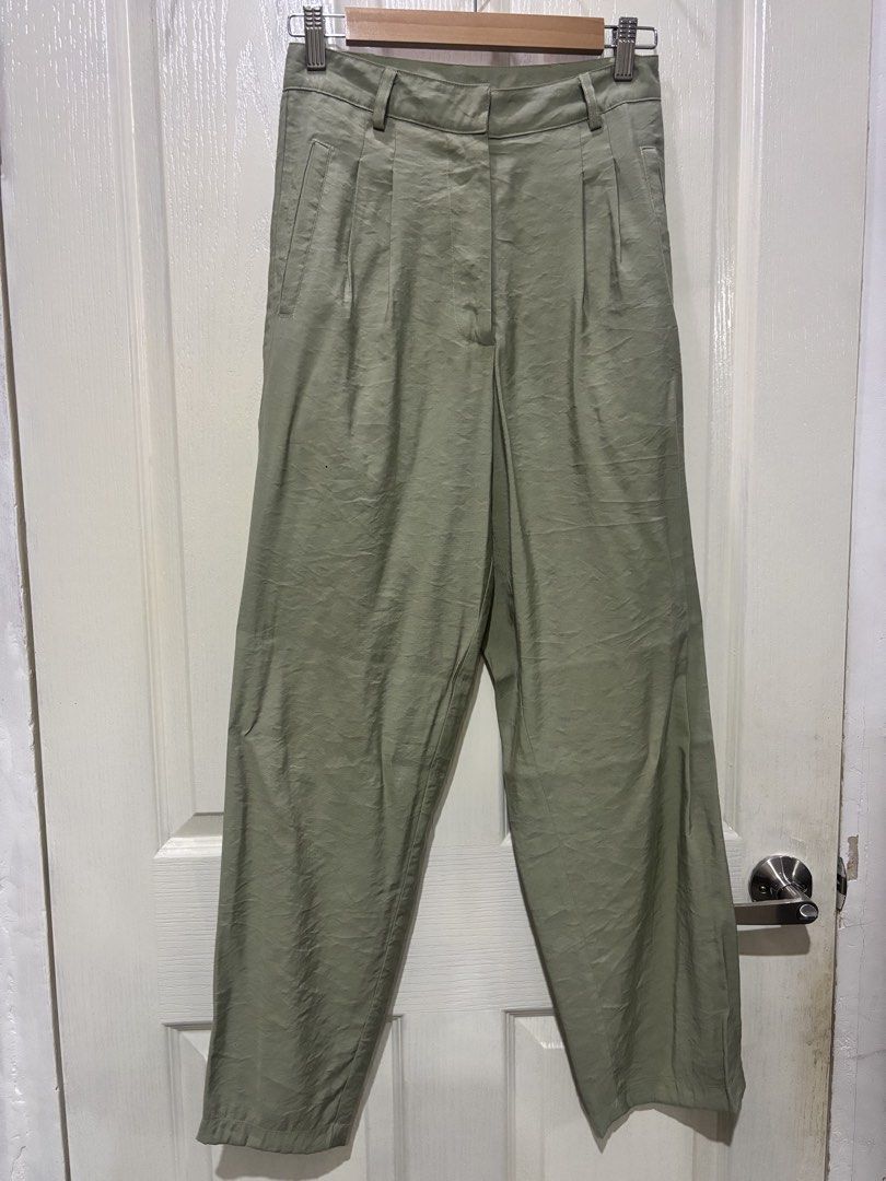 Araw The Line Pants in Agave (Category: Other Bottoms) located in Quezon City. Submitted by savdeclutters (Listing ID 1452735754, Image 2). Description: 🌴 you can dress it up or down :> 🌴 size 25-27 🌴 super nice and unique color 🌴 comes with an araw bag length: 39 inches rfs: decluttering!.