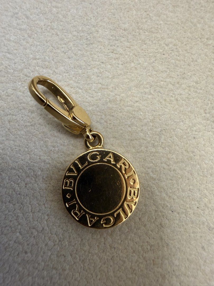 Auth Bvlgari Onyx Pendant (Category: Necklaces) located in Makati City. Submitted by aurummaison (Listing ID 1452944370, Image 2). Description: 3.8 grams.