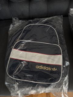 (Category: ) located in . Submitted by lululemon88_ (Listing ID 1452899882, Image 1). Description: .
