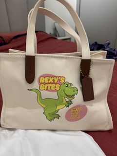 (Category: ) located in . Submitted by cl.closets (Listing ID 1452889856, Image 1). Description: .