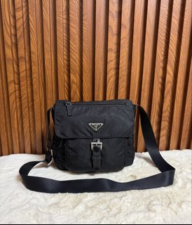 (Category: ) located in . Submitted by luxshoppe88 (Listing ID 1452880113, Image 1). Description: .