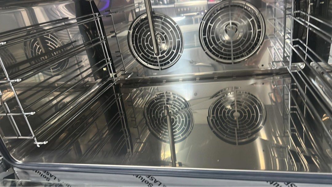 Bakerlux UNOX SHOPPro Combi Oven (Category: Ovens & Toasters) located in Makati City. Submitted by goodconditionguaranteed (Listing ID 1452982355, Image 1). Description: - Bakerlux UNOX SHOPPro combi oven - Stainless steel interior - Multiple fan settings for even cooking - Digital touch screen controls - Ideal for bakeries or restaurants - Ready for a new kitchen.