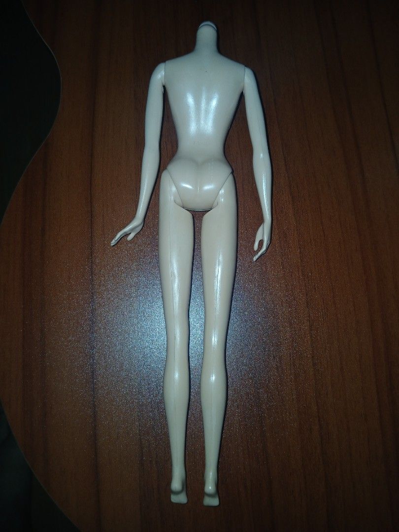 Barbie Basics Lea body plastic legs (Category: Kids Toys) located in Subic. Submitted by frncnjntmr22 (Listing ID 1453047068, Image 2). Description: no issue tight legs. plastic legs model muse body from lara of barbie basics..
