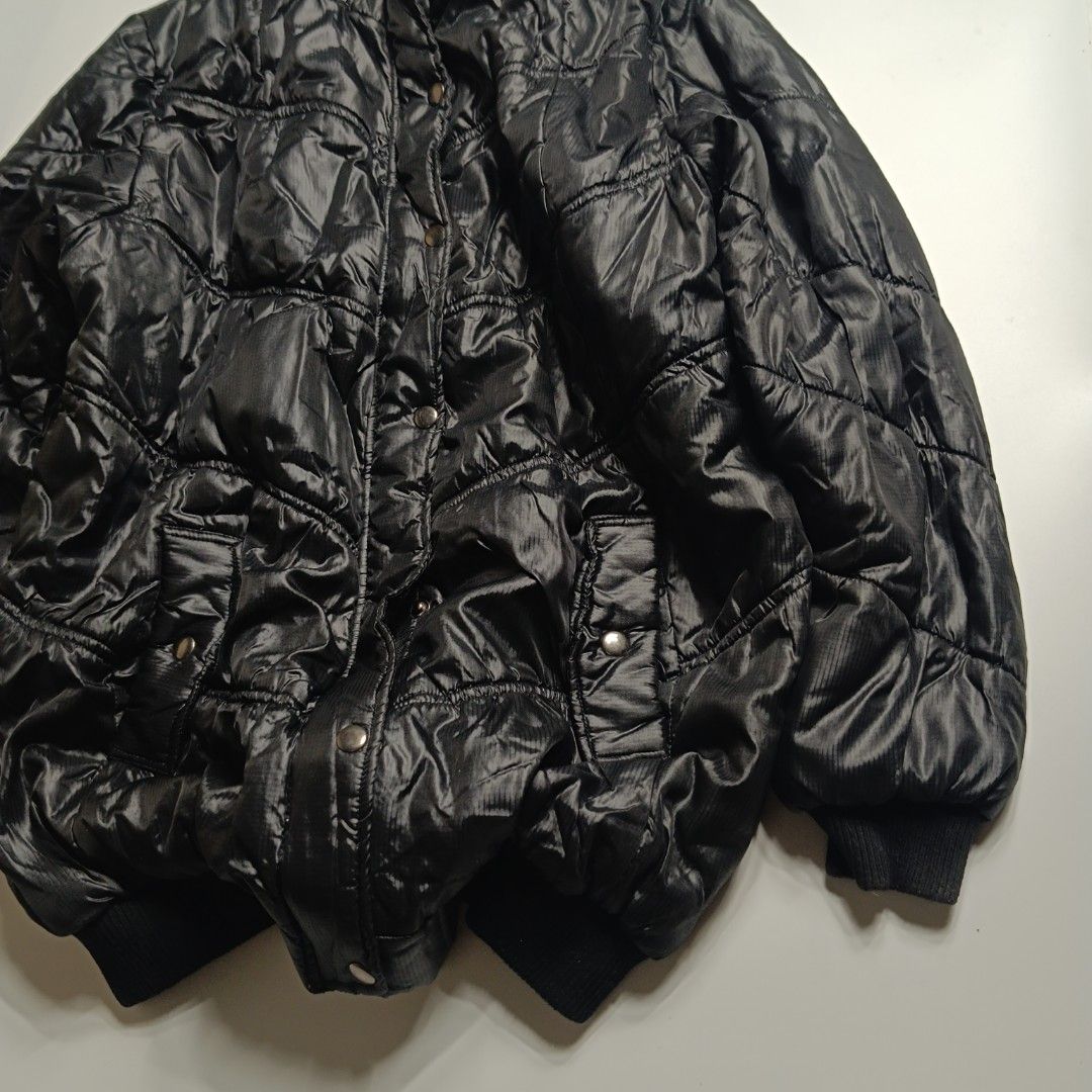 Black Puffer Jacket (Category: Coats, Jackets and Outerwear) located in Puerto Princesa. Submitted by altchithrift (Listing ID 1452903555, Image 3). Description: Details are given in the pictures kindly check it. Inclusion: Only 1 Puffer Jacket 📝 Measurements will be posted tommorow (Few things to keep in mind) - item is thrifted - item need wash before use - Shipping fee shouldered by the buyer Service that I can provide 🫴 Tailor: If the item 
