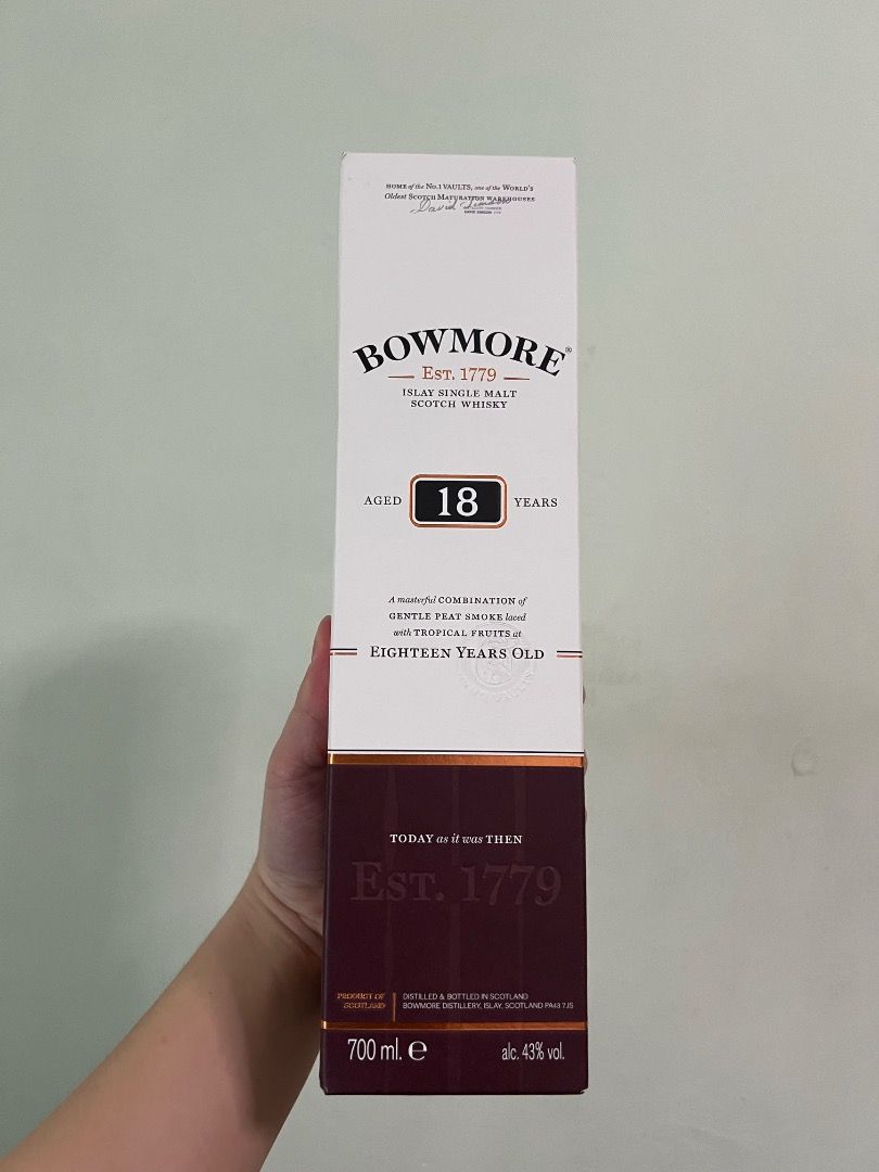 bowmore 18 (Category: Alcoholic Beverages) located in Singapore. Submitted by silenttiger-6030 (Listing ID 1452906841, Image 1). Description: .