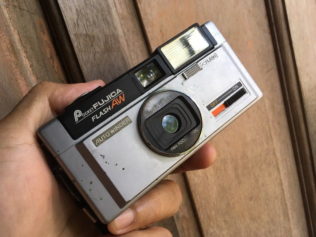 Camera for parts (Category: Cameras) located in Las Pinas. Submitted by film101 (Listing ID 1452931939, Image 2). Description: Konica AF3D No power /for repair or parts Php 850 Pocket fujica flash AW -no batt cover/untested Php 350 Konica MR 70 lx Tele wide No batt cover Untested As-is 850.