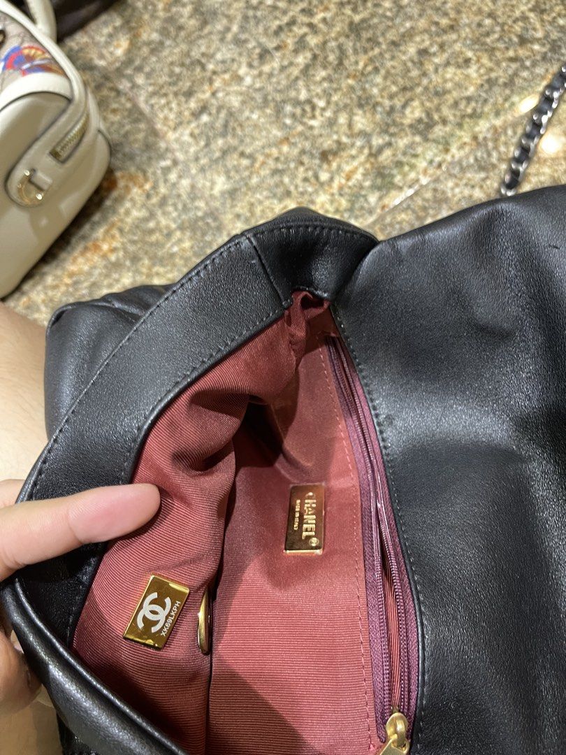 chanel black lambskin 19 (Category: Luxury Bags & Wallets) located in Mapandan. Submitted by thriftyville (Listing ID 1453018335, Image 3). Description: .