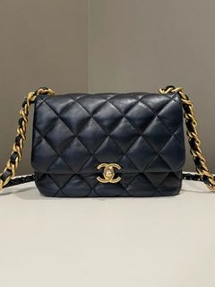 (Category: ) located in . Submitted by lovelotsluxury (Listing ID 1452987001, Image 1). Description: .