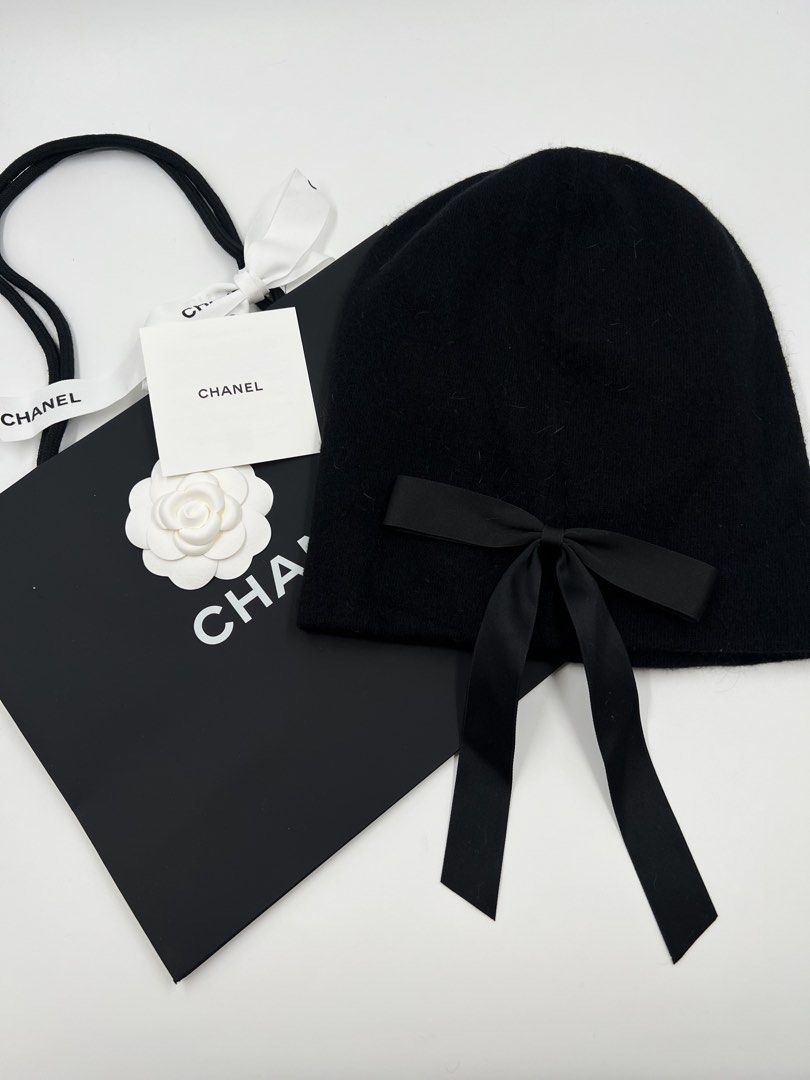 ⚜️Chanel Knit ˚˖𓍢ִ໋❀ beanie (Category: Luxury Accessories) located in Makati City. Submitted by 90sangel (Listing ID 1452937607, Image 3). Description: The Ultimate Winter Flex 🖤 Black Chanel Beanie with CC charm 𐔌*ˊᵕˋ*𐦯 •Condition: Excellent! Rabbit hair / knit *Includes paperbag, camellia & ribbons! .