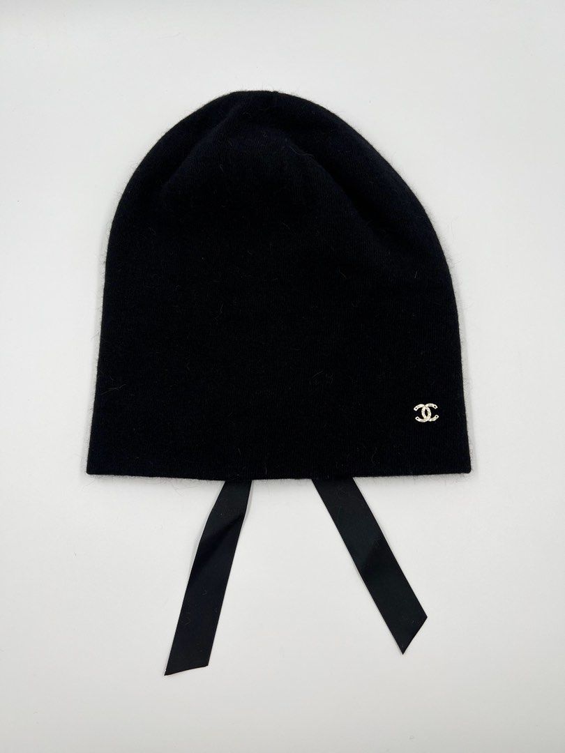 ⚜️Chanel Knit ˚˖𓍢ִ໋❀ beanie (Category: Luxury Accessories) located in Makati City. Submitted by 90sangel (Listing ID 1452937607, Image 2). Description: The Ultimate Winter Flex 🖤 Black Chanel Beanie with CC charm 𐔌*ˊᵕˋ*𐦯 •Condition: Excellent! Rabbit hair / knit *Includes paperbag, camellia & ribbons! .