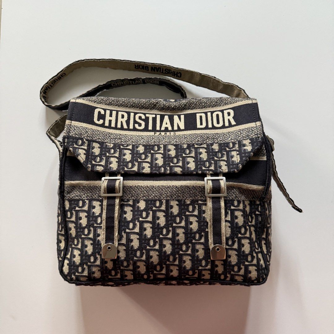 Christian dior messenger bag diorcamp medium (Category: Luxury Bags & Wallets) located in Cavite. Submitted by kalebfindsluxs (Listing ID 1453027345, Image 1). Description: Christian dior messenger bag diorcamp medium Good condition Sign of usage Check details - 4580 + sf Loc cavite Jnt / lalamove .