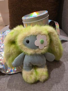 (Category: ) located in . Submitted by heelsandsocks (Listing ID 1453031079, Image 1). Description: .