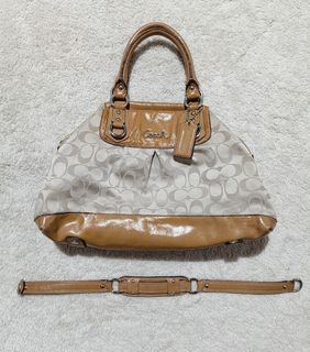 (Category: ) located in . Submitted by out.thrift (Listing ID 1452960198, Image 1). Description: .