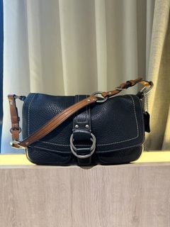 (Category: ) located in . Submitted by arianecleansupcloset (Listing ID 1451459288, Image 1). Description: .