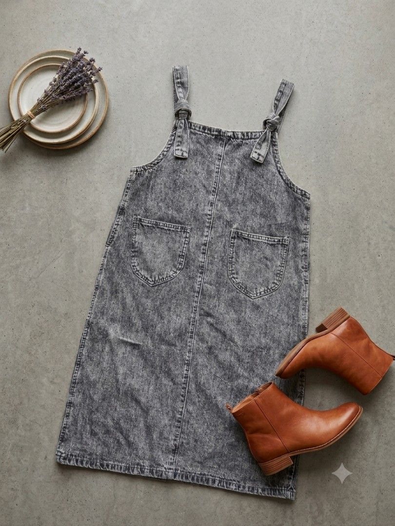 Denim Jumper Skirt (Category: Other Bottoms) located in Las Pinas. Submitted by dnbrbnt (Listing ID 1452885727, Image 1). Description: size med loc. las piñas.