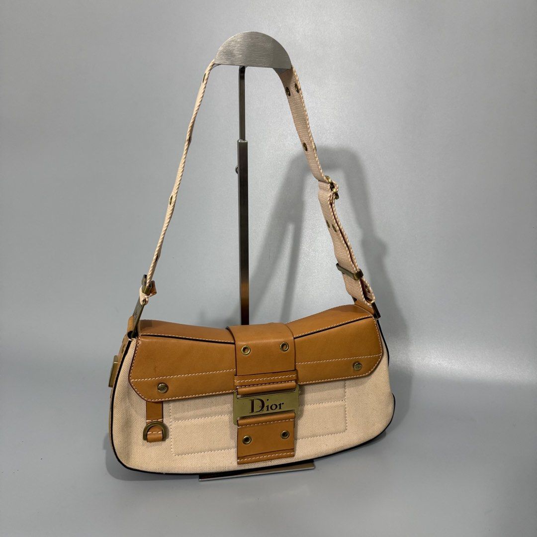 Dior Columbus (Category: Luxury Bags & Wallets) located in San Pedro. Submitted by astron_15 (Listing ID 1452949655, Image 3). Description: Authentic Dior Columbus Rank AB (sign of usage) 45k Dior , gucci , louis vuitton.