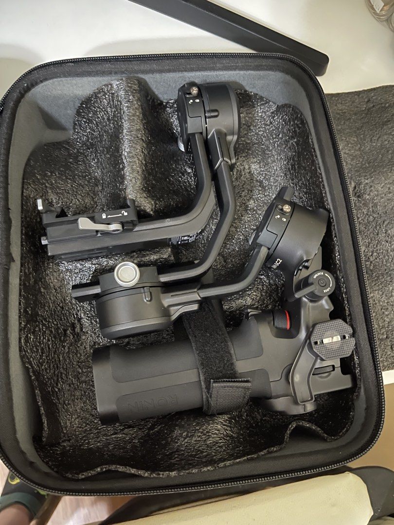 DJI RSC 2 Pro Combo (Category: Gimbals & Stabilizers ) located in Manila. Submitted by louisrmaxx (Listing ID 1452907868, Image 3). Description: DJI RSC 2 Pro Combo is a lightweight yet powerful 3-axis camera gimbal designed for mirrorless and DSLR cameras. With a payload capacity of up to 3 kg, foldable design, and up to 14 hours of battery life, it delivers smooth, professional-quality stabilization for filmmakers and content creators. The Pro 