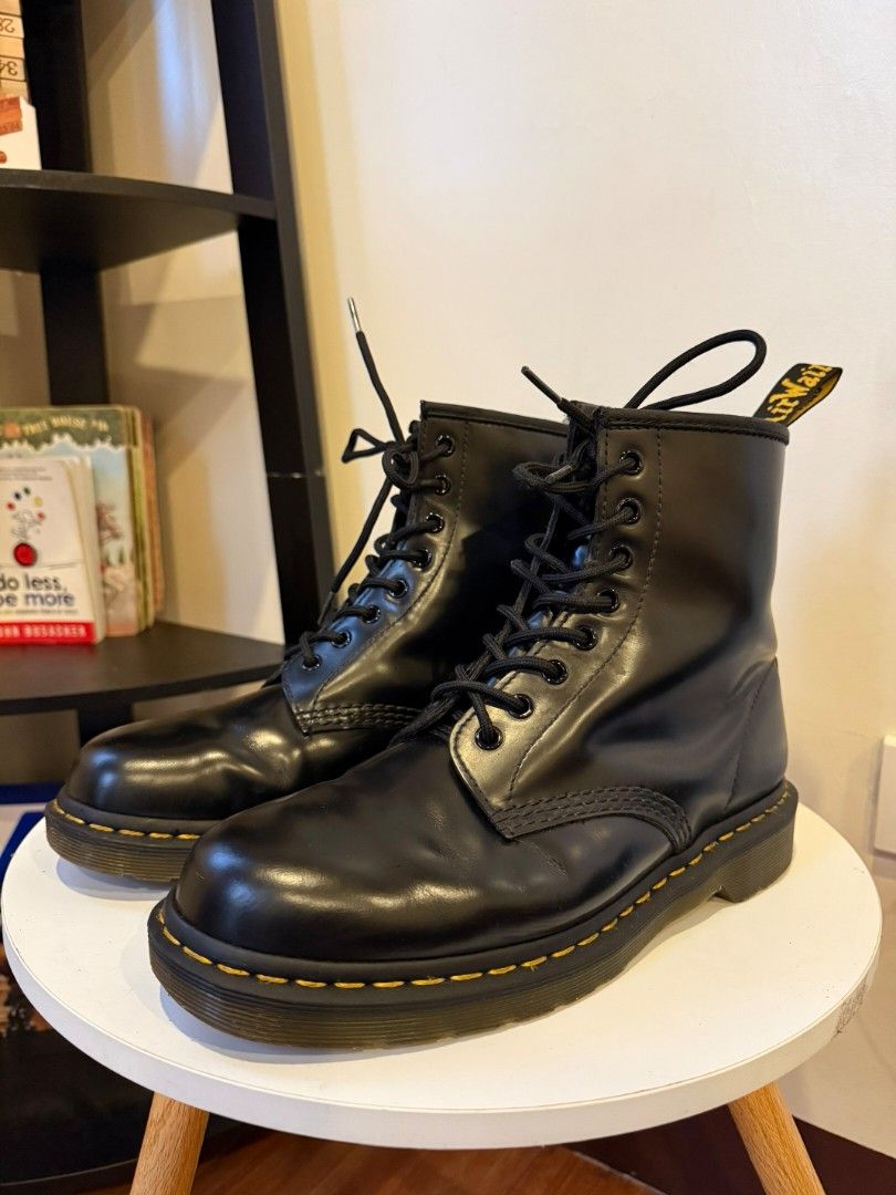 Dr. Martens 1460 boots (Category: Boots) located in Cabatuan. Submitted by kulas799 (Listing ID 1452979795, Image 1). Description: Dr. Martens 1460 Size 9 US mens rfs. sizing up.