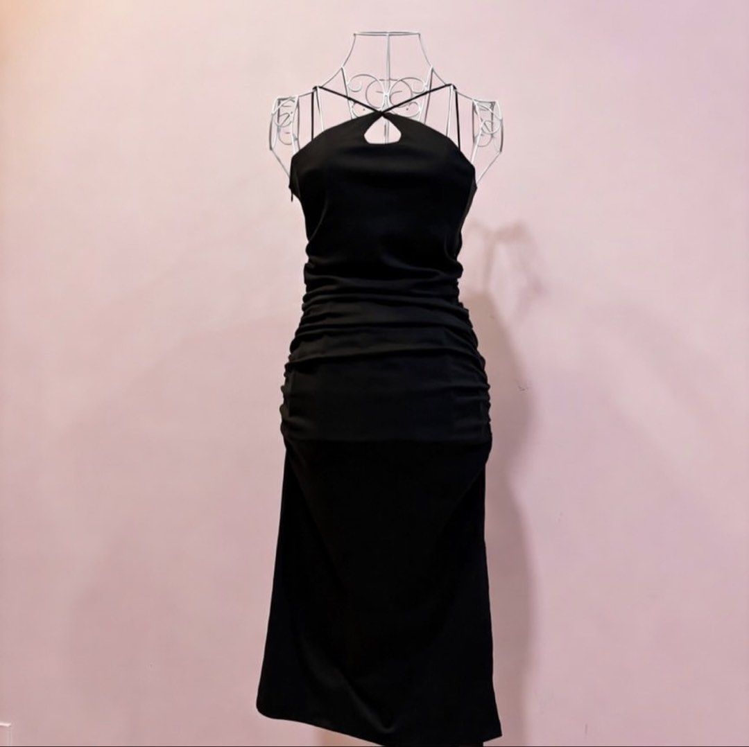 Dresses (Category: Dresses) located in Kuala Lumpur. Submitted by lovedby.fate (Listing ID 1453031721, Image 3). Description: 🏷️ Price: RM20 📏 Size: S 📍 Location: BKI / KUL 🚚 Postage: Available 💌 DM to order.